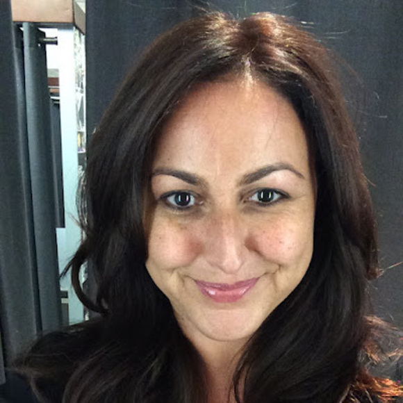 Meet your Posher, Fabienne - Picture 1 of 1